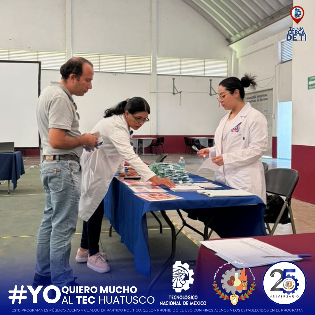 Personal del IMSS durante la Jornada de Salud