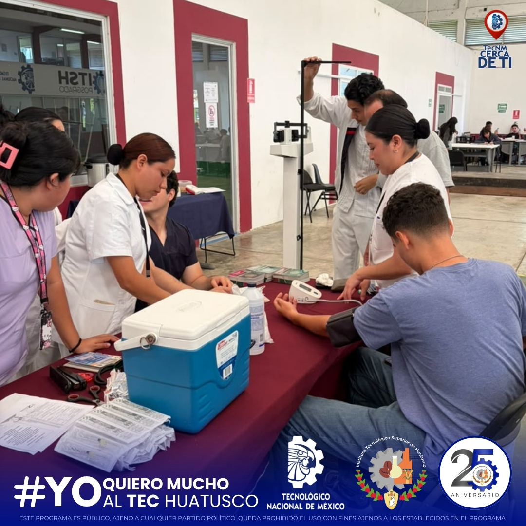 Personal del IMSS durante la Jornada de Salud